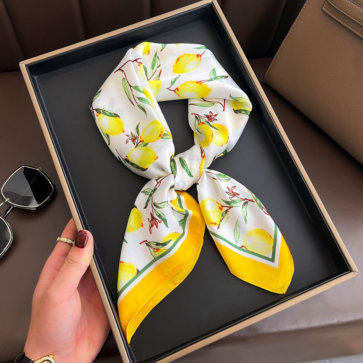 2025 Nieuwe Gele Citroen Print - Scarf Silk Square recensie en prijs